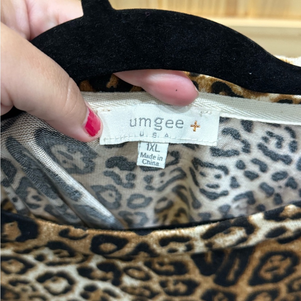 Leopard Print Scoop Neck Women’s Top - Brown/Black - Picture 5 of 8